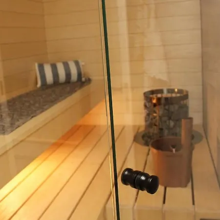 Upea Saunallinen Puutalo-osuus Pori