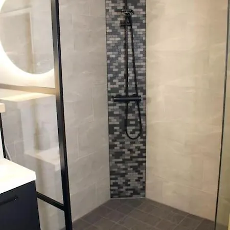 Upea Saunallinen Puutalo-osuus