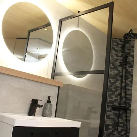 Upea Saunallinen Puutalo-osuus Appartement *