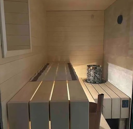 Upea Saunallinen Puutalo-osuus Appartement *